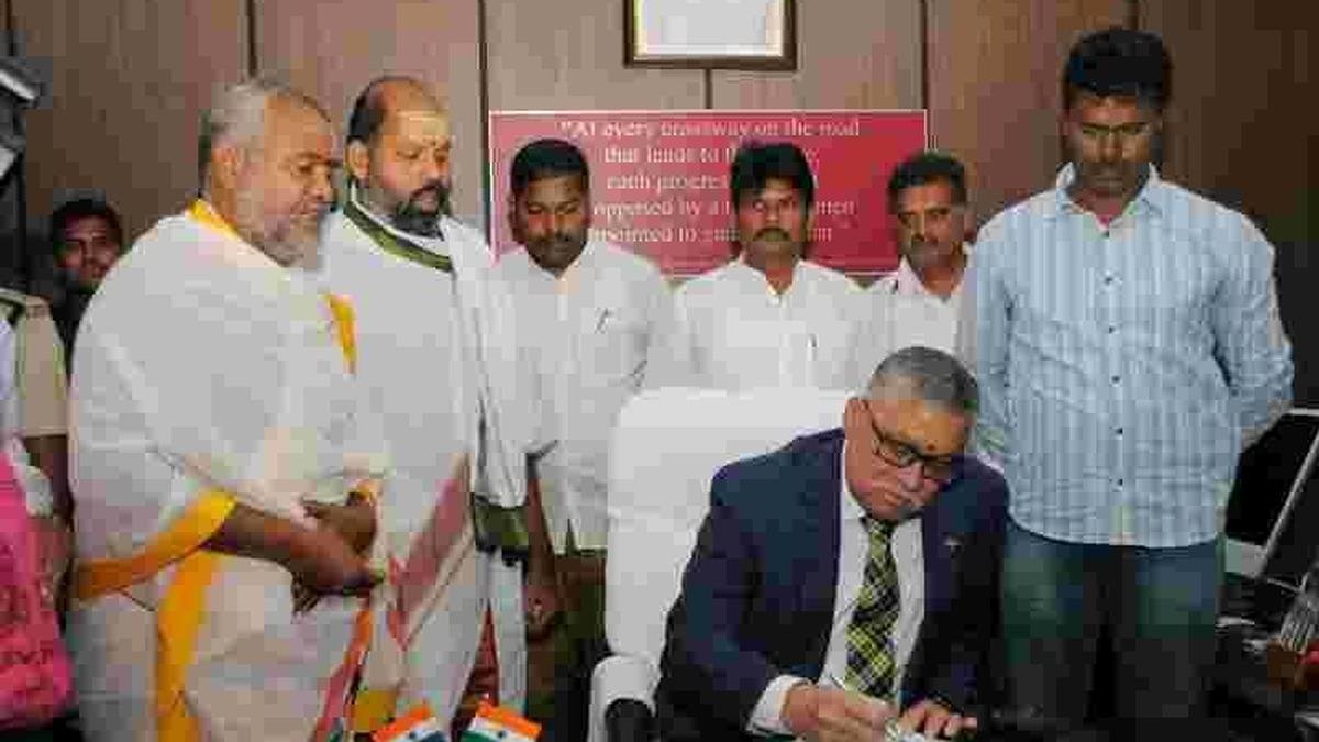 Balasubrahmanyam takes over as Vice-Chairman and Managing Director of APSRTC