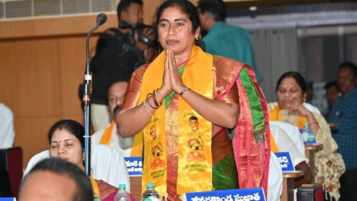 Devarakonda Sujatha unanimously elected as Nellore Mayor