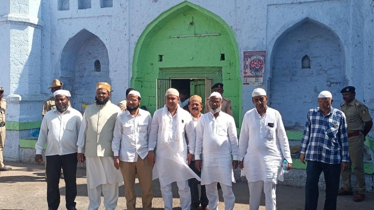 High Court permits Mahashivaratri puja at dargah premises in Aland; prohibitory orders imposed