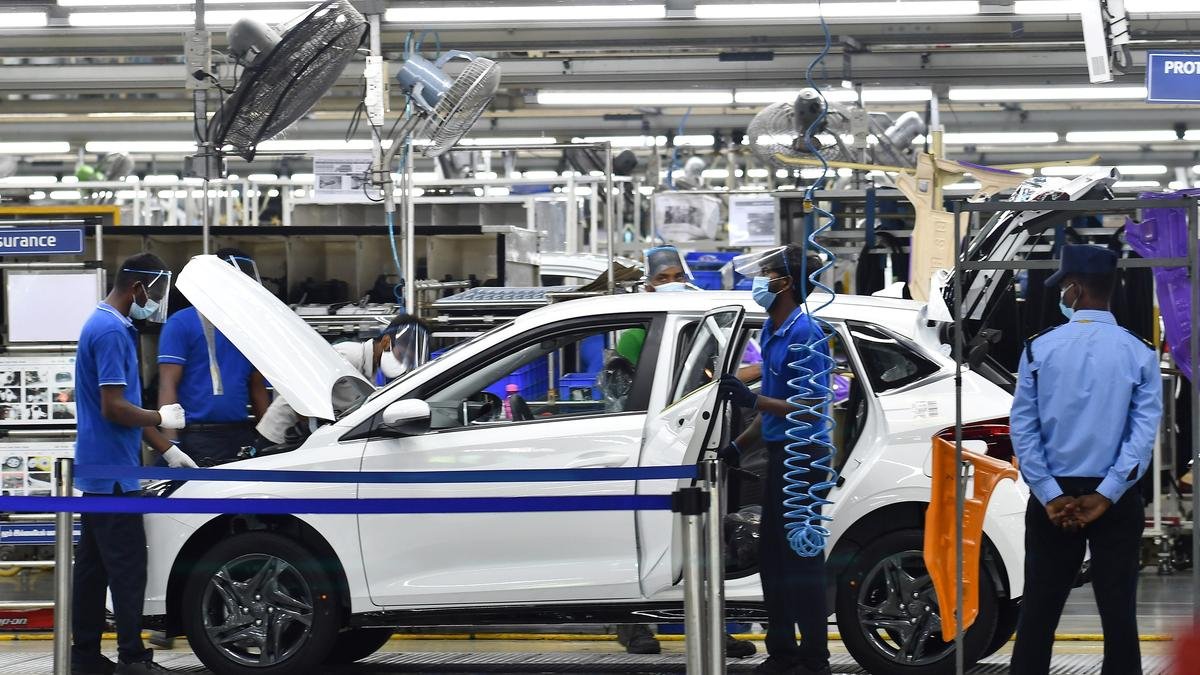 An economic trajectory marked by resilience and challenges