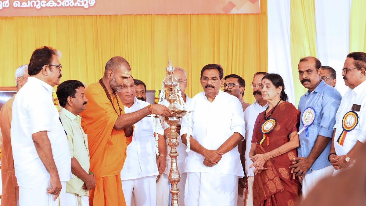 Cherukolpuzha Hindu religious meet begins