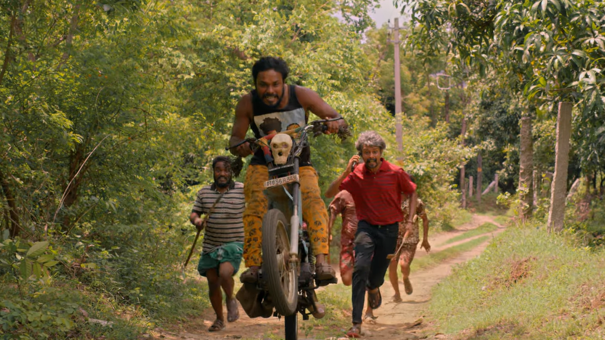 ‘Pennum Porattum’ movie review: an absurdist satire that just escapes getting lost in its chaos