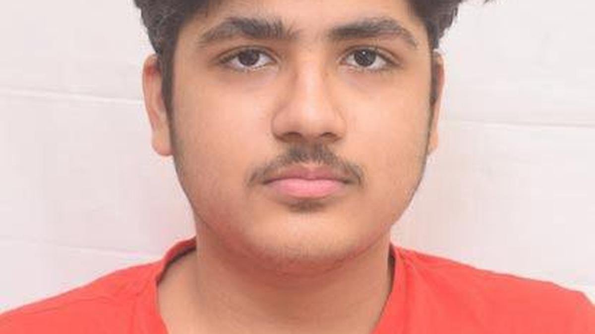 Vivan Sharad Mahiswari is Telangana topper in JEE Main 2026